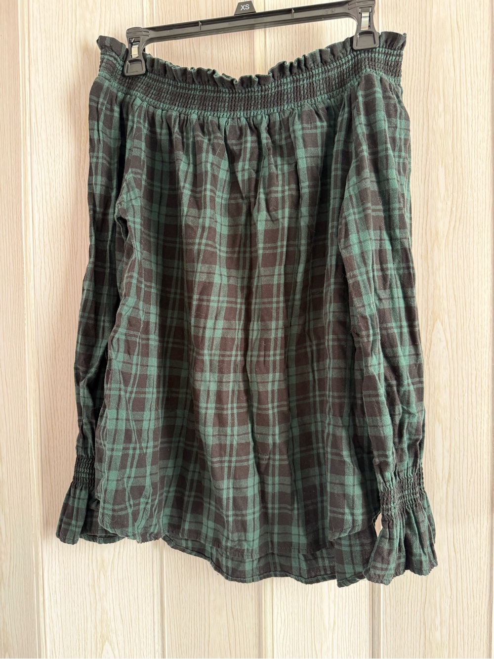 beachlunchlounge Green and Black Plaid Off-Shoulder Top